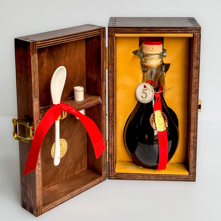 Leonardi 5 year old Balsamic condimento - Hand Blown Cruet